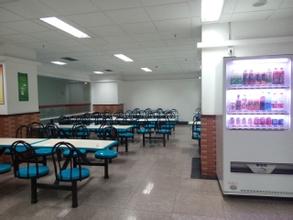学校食堂