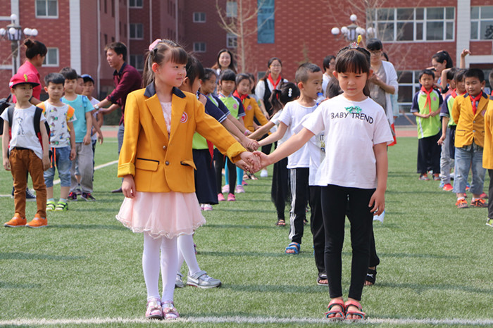 贺阳国际小学