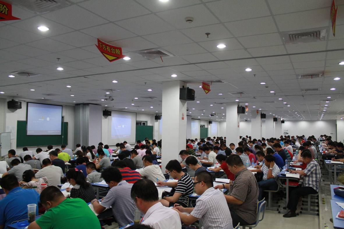 迎战2014建造师考试 学尔森助考生备考有方