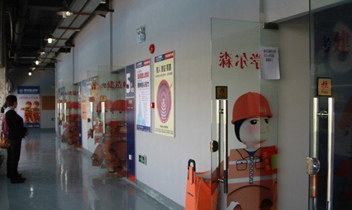 浦东学尔森走廊